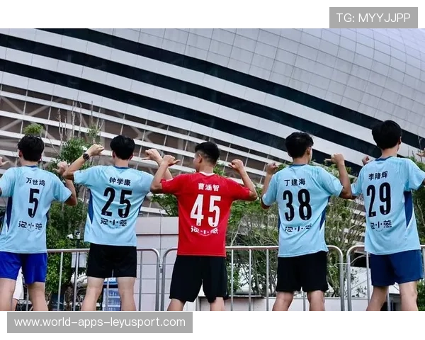 上港冠军文化的商业化：球衣、版权与赛场体验